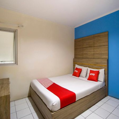 Отель Oyo 3754 Prosperity Mansion Джакарта Экстерьер фото