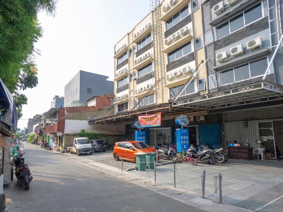 Отель Oyo 3754 Prosperity Mansion Джакарта Экстерьер фото
